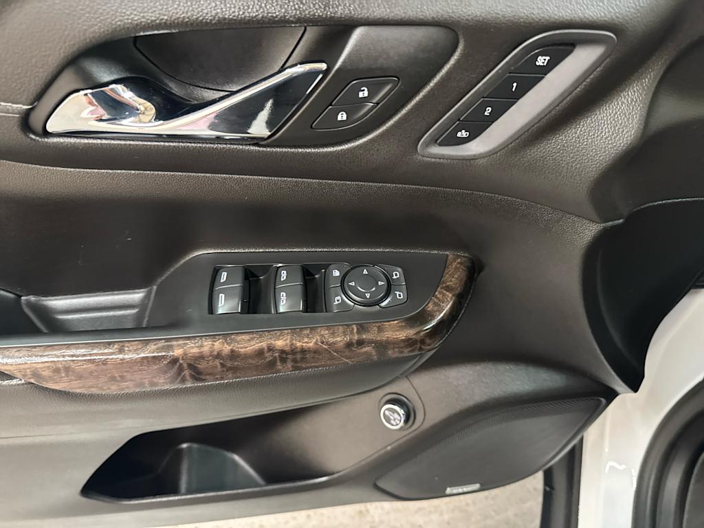 Thumbnail: 2023 GMC Acadia - 17