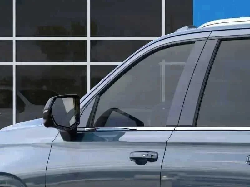 Thumbnail: 2026 Chevrolet Suburban - 17