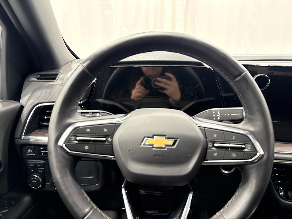 Thumbnail: 2025 Chevrolet Suburban - 2