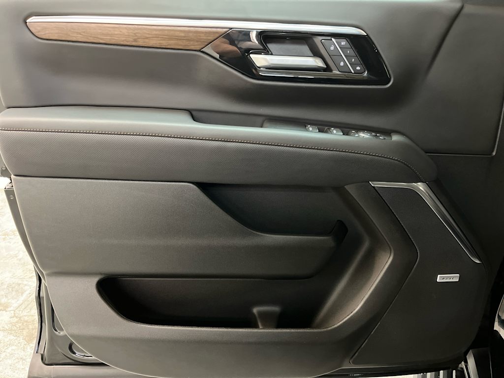 Thumbnail: 2025 Chevrolet Tahoe - 18