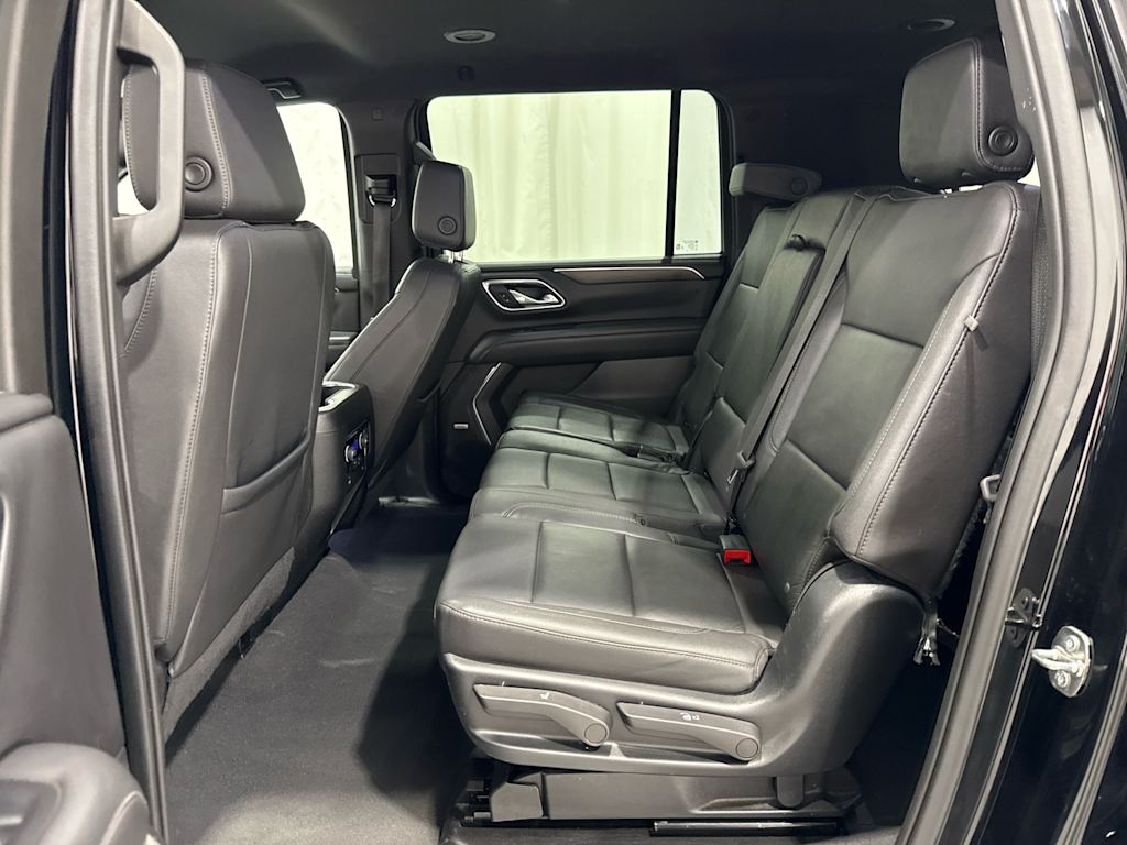 2023 Chevrolet Suburban LT - Photo 9