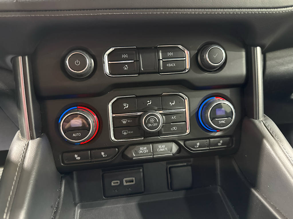 2023 Chevrolet Suburban LT - Photo 21