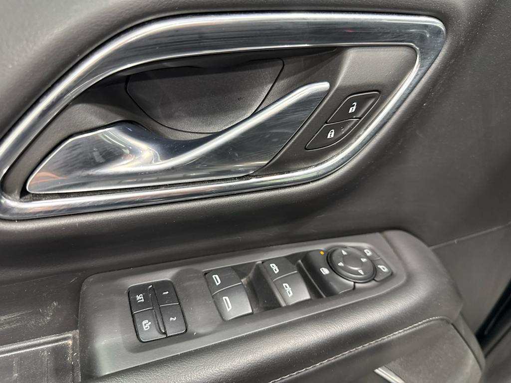 Thumbnail: 2023 Chevrolet Suburban - 22