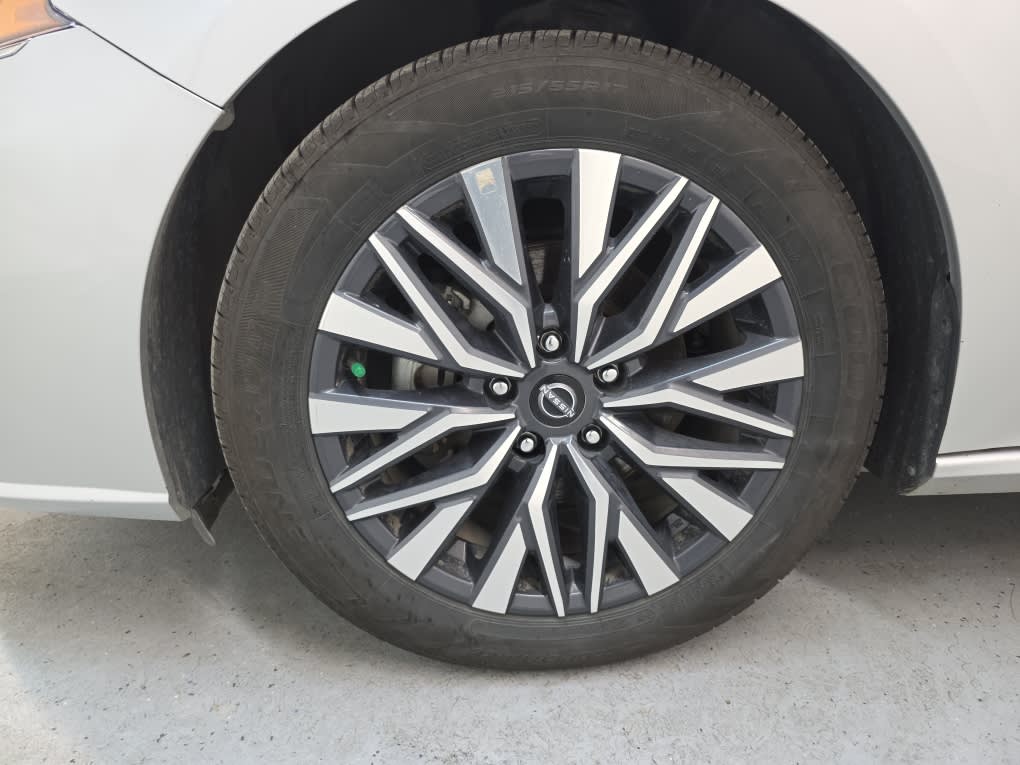 Thumbnail: 2023 Nissan Altima - 6