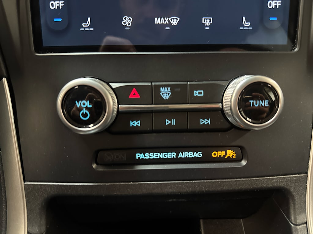 Thumbnail: 2023 Ford Edge - 26