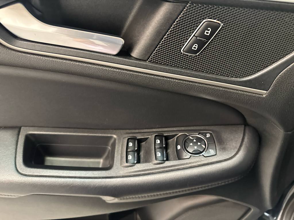 Thumbnail: 2023 Ford Edge - 16