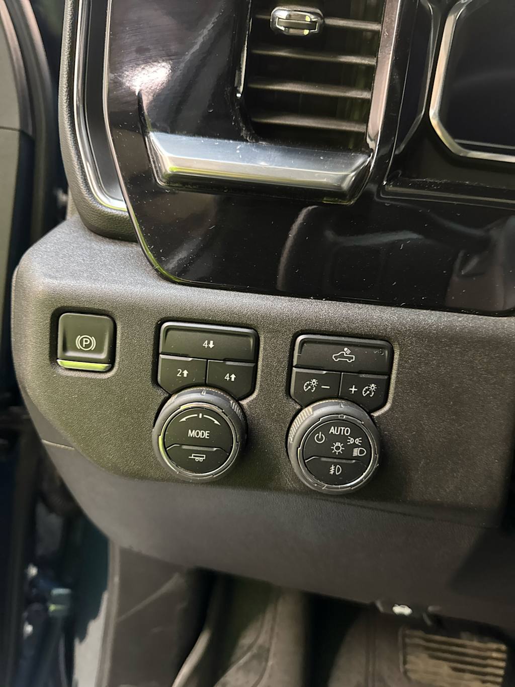 Thumbnail: 2025 Chevrolet Silverado 2500 - 18