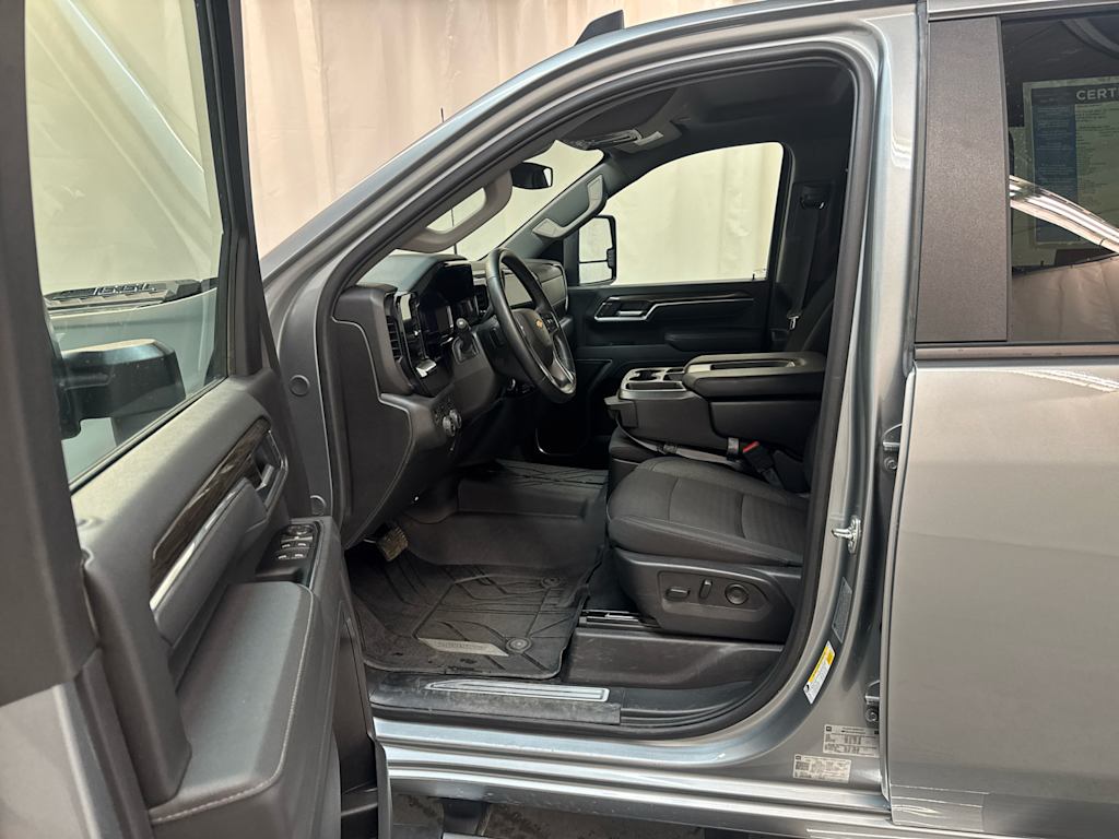 Thumbnail: 2025 Chevrolet Silverado 2500 - 16