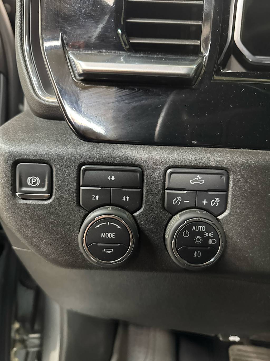 Thumbnail: 2025 Chevrolet Silverado 2500 - 18