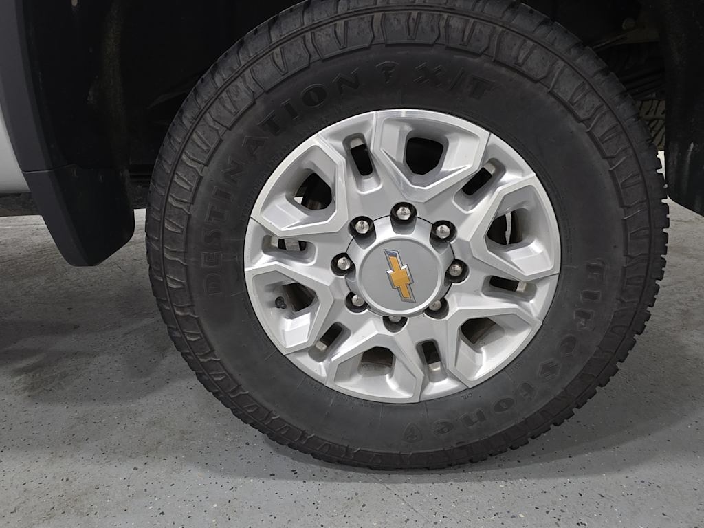 Thumbnail: 2022 Chevrolet Silverado 3500 - 17