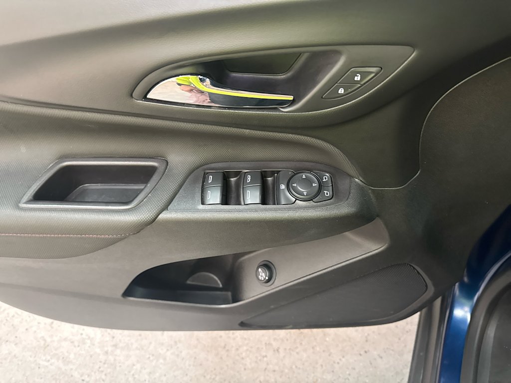 Thumbnail: 2022 Chevrolet Equinox - 17