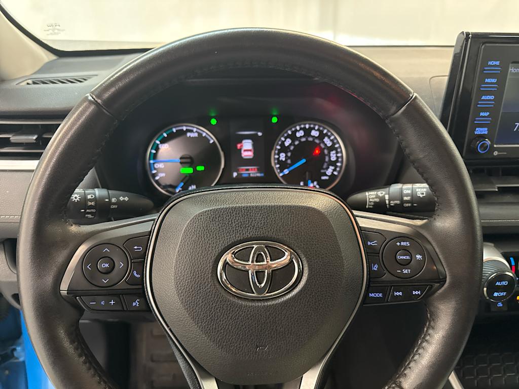 2021 Toyota RAV4 XLE 2