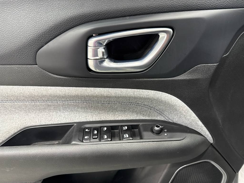Thumbnail: 2024 Jeep Compass - 21
