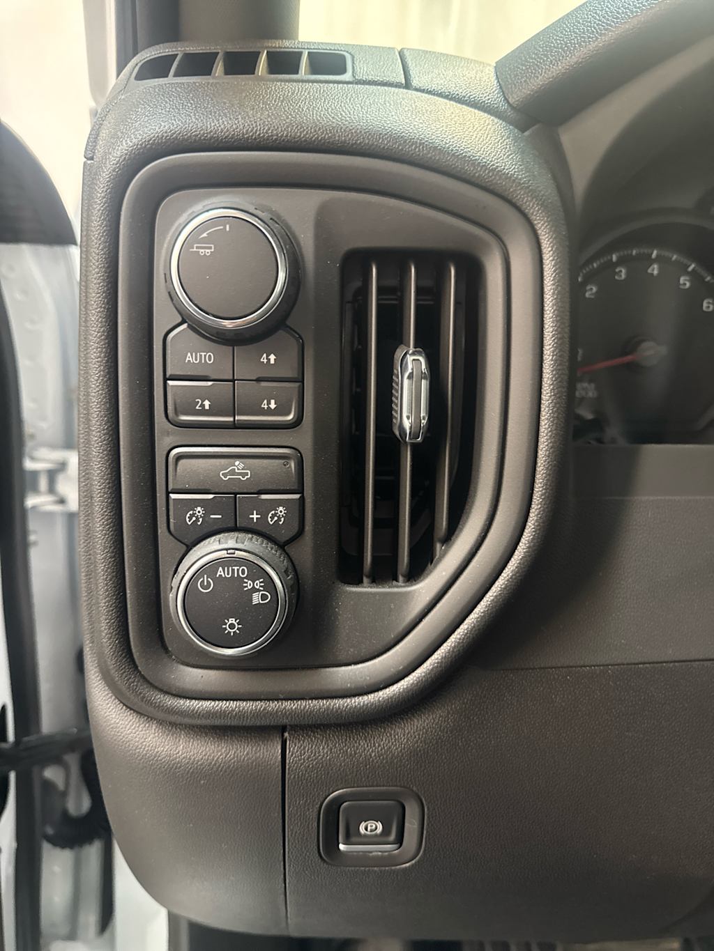 Thumbnail: 2025 Chevrolet Silverado 1500 - 16