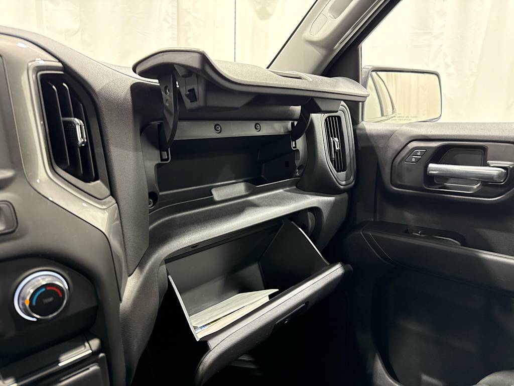 Thumbnail: 2025 Chevrolet Silverado 1500 - 8