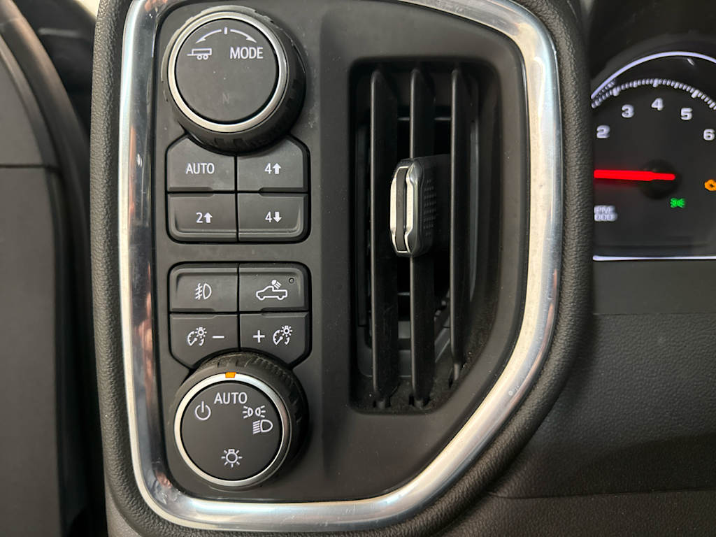 Thumbnail: 2021 Chevrolet Silverado 1500 - 22