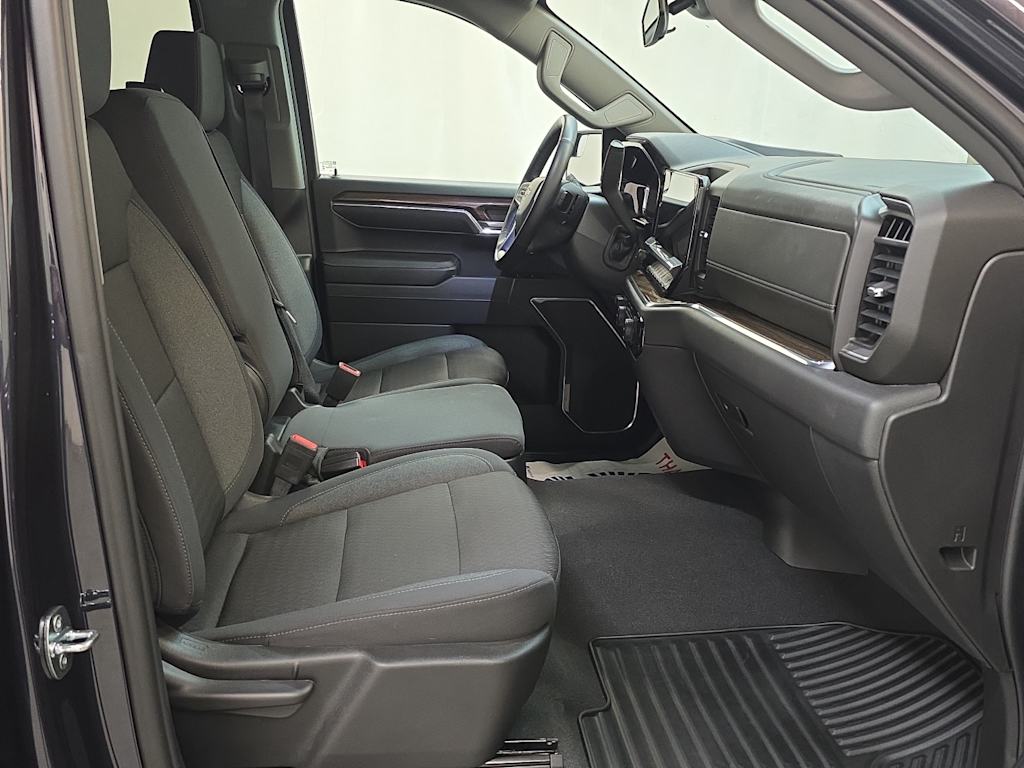 Thumbnail: 2023 Chevrolet Silverado 1500 - 17