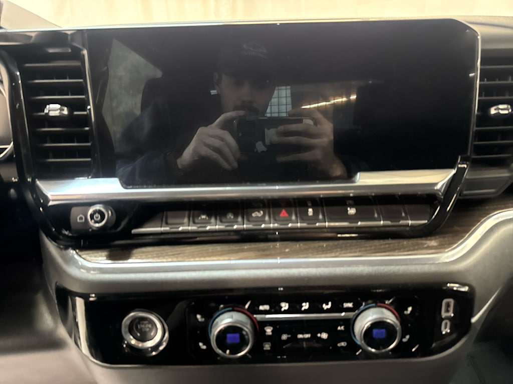 Thumbnail: 2024 Chevrolet Silverado 1500 - 18