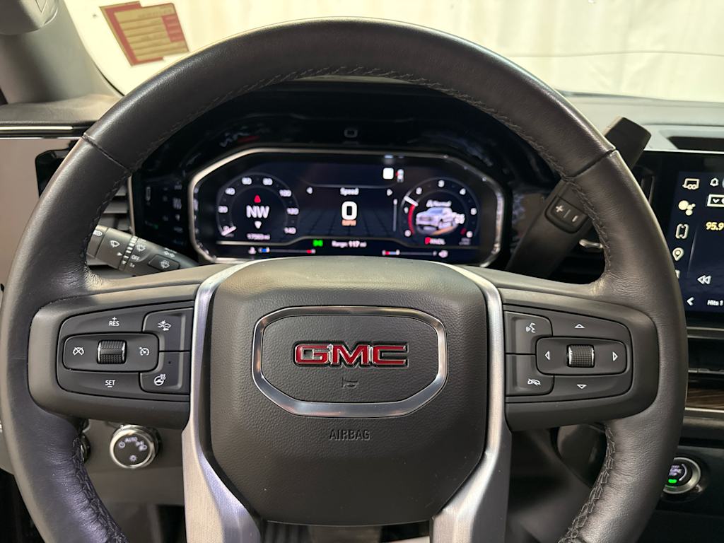 2022 GMC Sierra 1500 SLE 2