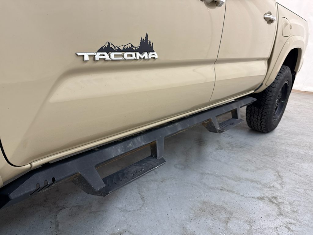 Thumbnail: 2020 Toyota Tacoma - 7