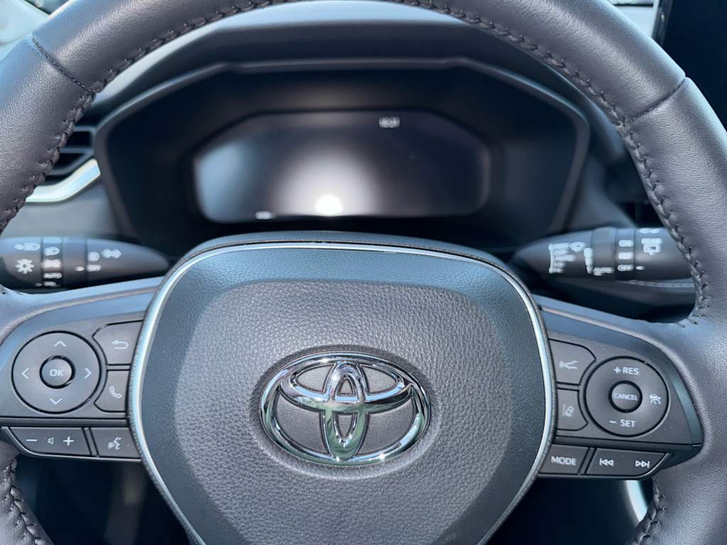 Thumbnail: 2023 Toyota RAV4 - 18