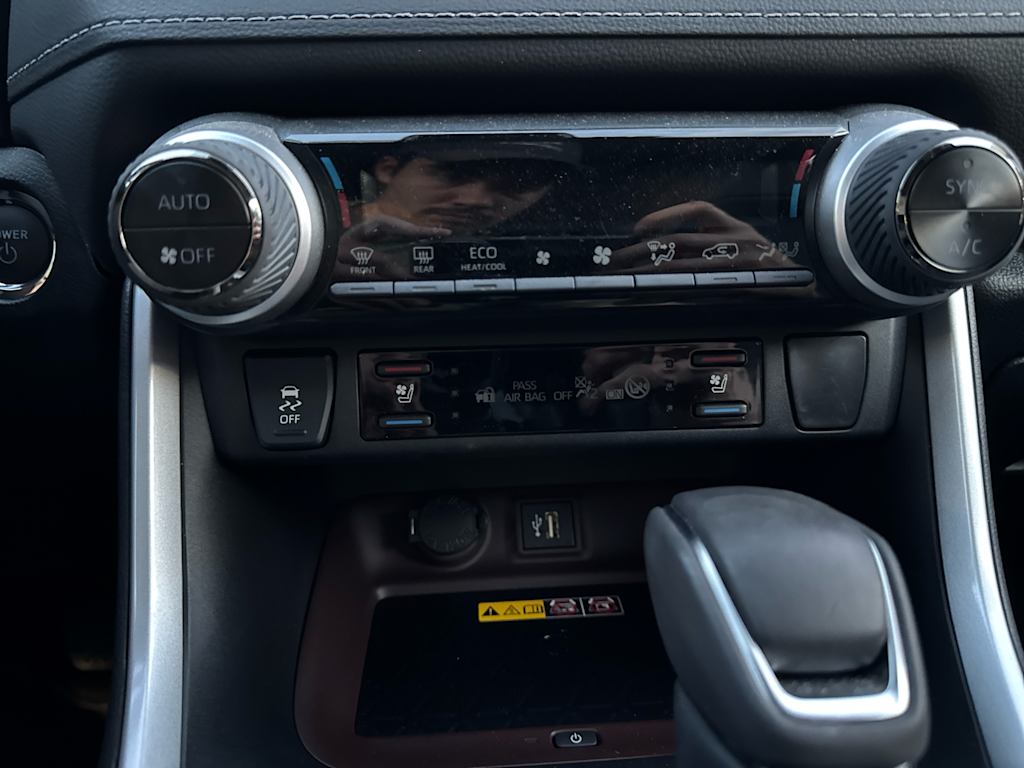 Thumbnail: 2023 Toyota RAV4 - 22