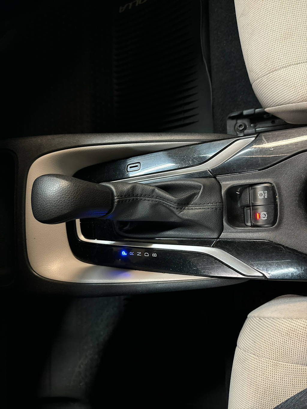2020 Toyota Corolla LE 23
