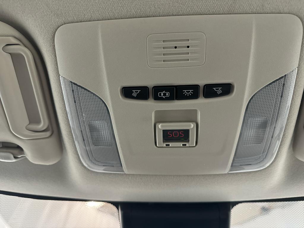 2020 Toyota Corolla LE 24