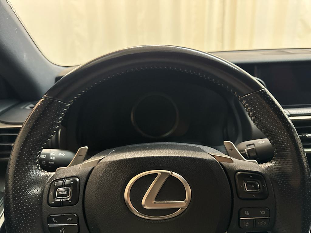 Thumbnail: 2018 Lexus IS - 18