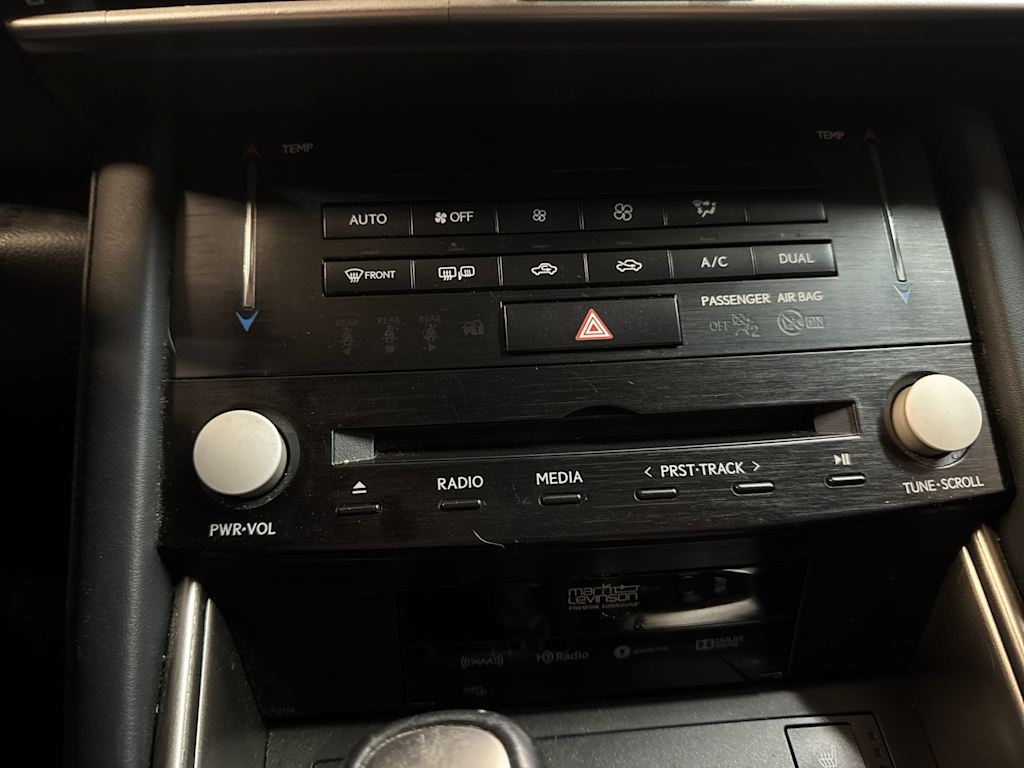 Thumbnail: 2018 Lexus IS - 20