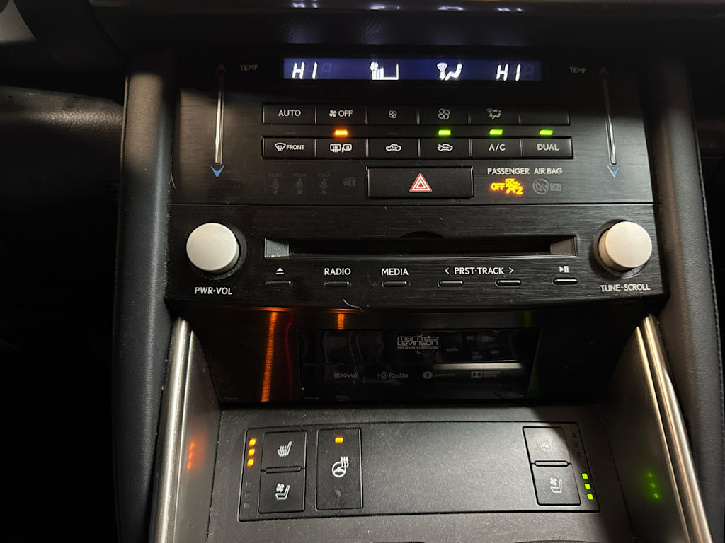 Thumbnail: 2018 Lexus IS - 26