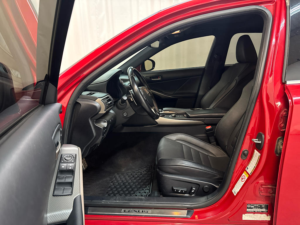 Thumbnail: 2018 Lexus IS - 7