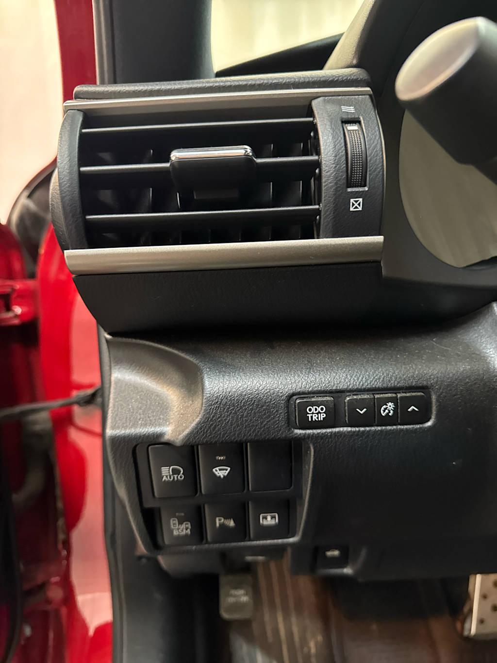 Thumbnail: 2018 Lexus IS - 17