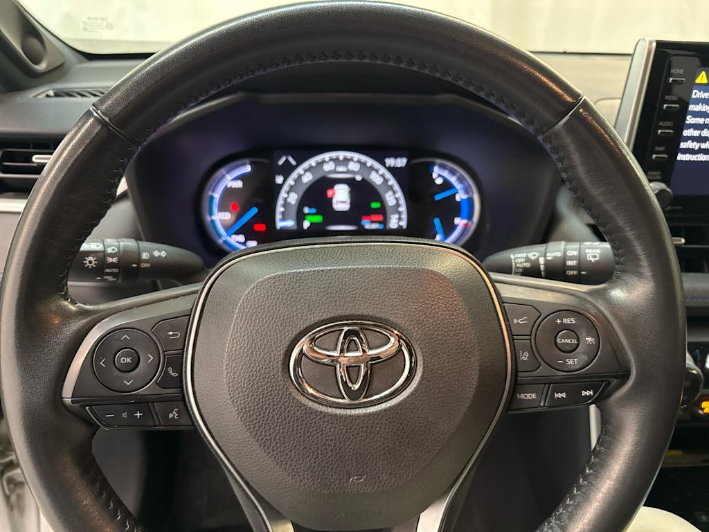 2021 Toyota RAV4 XSE 22