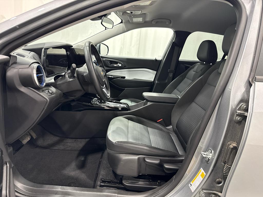 Thumbnail: 2026 Chevrolet Trax - 9