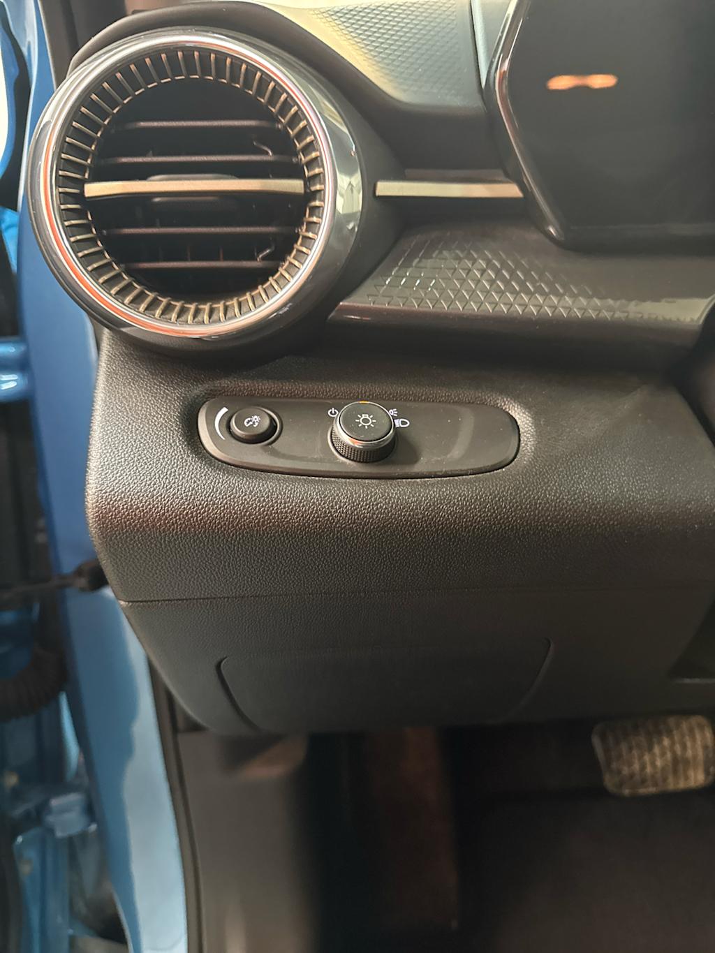 Thumbnail: 2025 Chevrolet Trax - 18