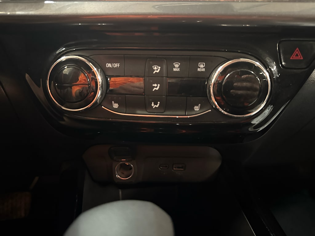 Thumbnail: 2025 Chevrolet Trax - 21