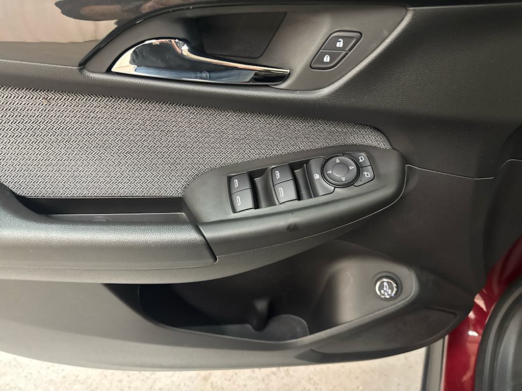 Thumbnail: 2025 Chevrolet TrailBlazer - 16