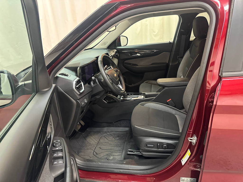 Thumbnail: 2025 Chevrolet TrailBlazer - 8