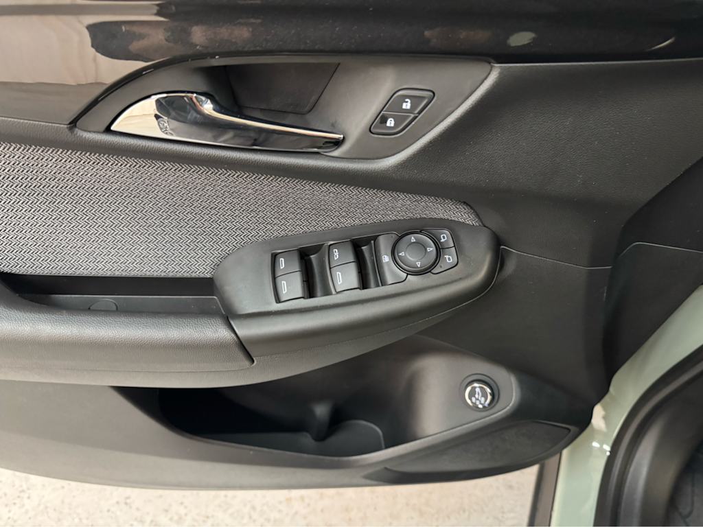 Thumbnail: 2025 Chevrolet TrailBlazer - 16