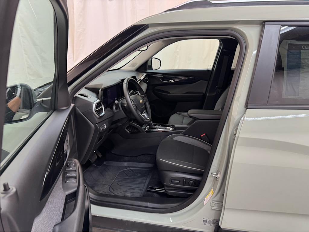 Thumbnail: 2025 Chevrolet TrailBlazer - 15