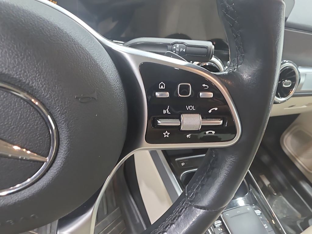 Thumbnail: 2022 Mercedes-Benz GLB - 23