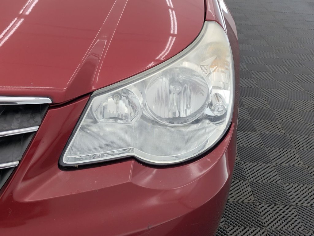 Thumbnail: 2010 Chrysler Sebring - 23