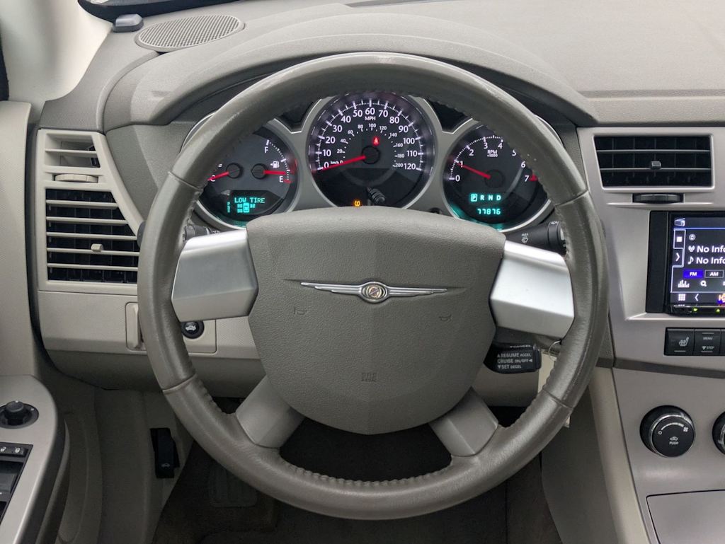 Thumbnail: 2010 Chrysler Sebring - 13