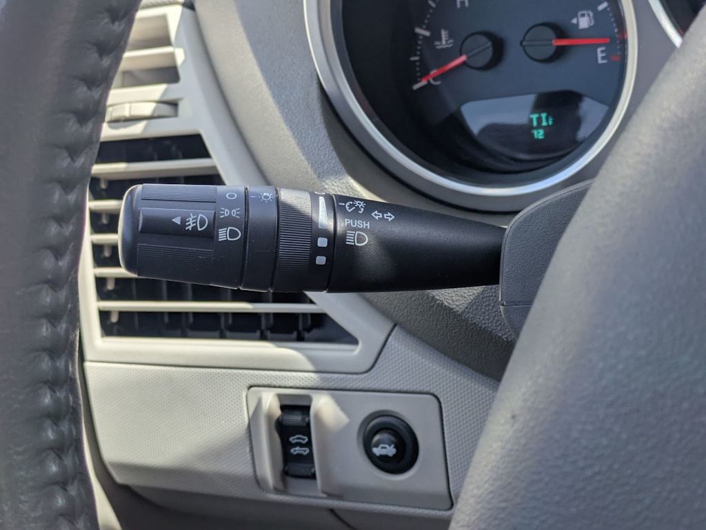 Thumbnail: 2010 Chrysler Sebring - 26