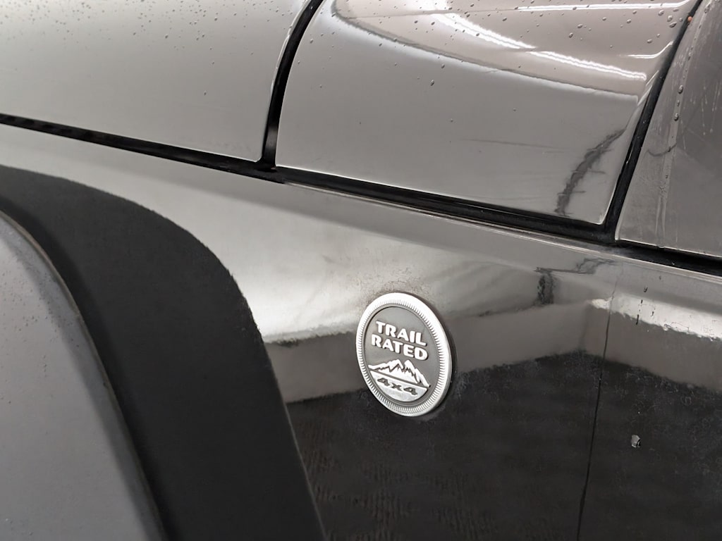 Thumbnail: 2016 Jeep Wrangler - 22