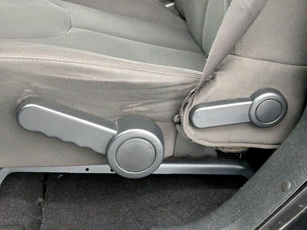 Thumbnail: 2016 Jeep Wrangler - 23