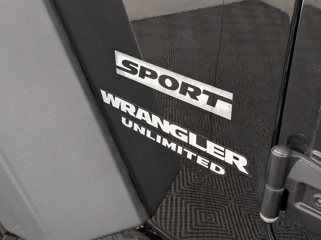 Thumbnail: 2016 Jeep Wrangler - 6