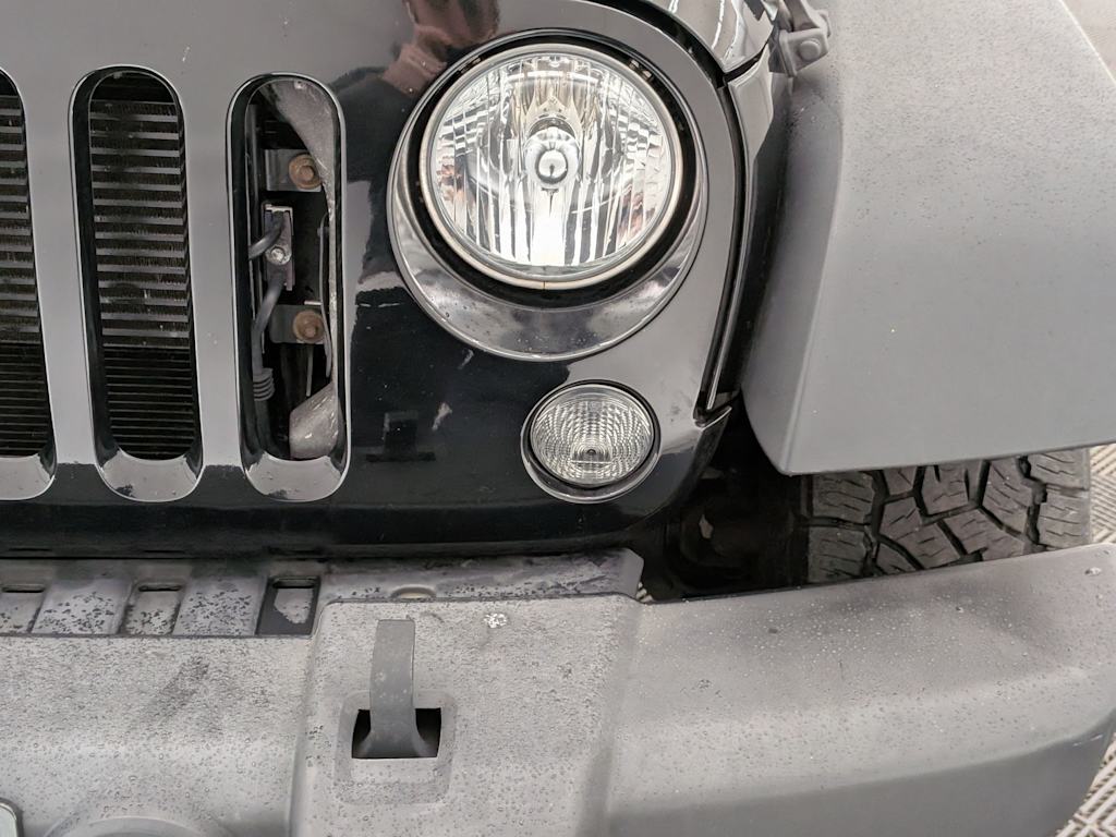 Thumbnail: 2016 Jeep Wrangler - 10