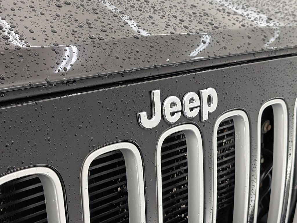 Thumbnail: 2017 Jeep Wrangler - 23